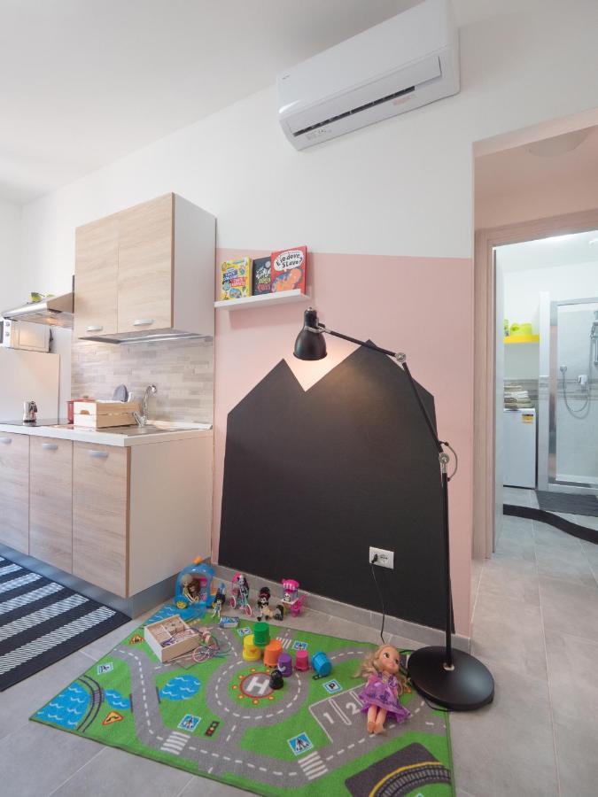Babyaccommodation Family Panoramic II Pietra Ligure Exterior foto